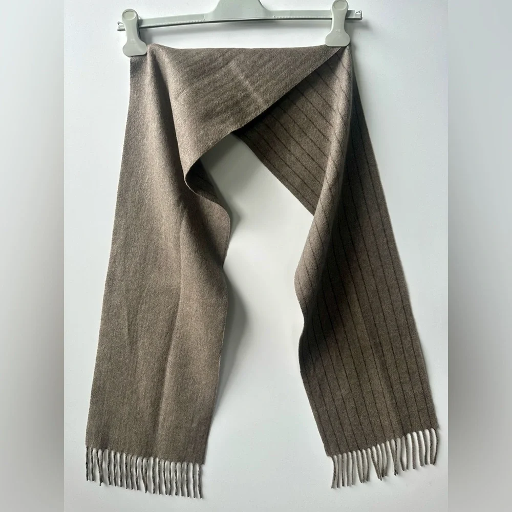 EUC 100% Cashmere Banana Republic Taupe Scarf